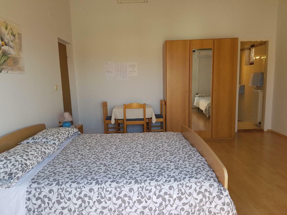 Rooms Siesta Porec Bagian luar foto