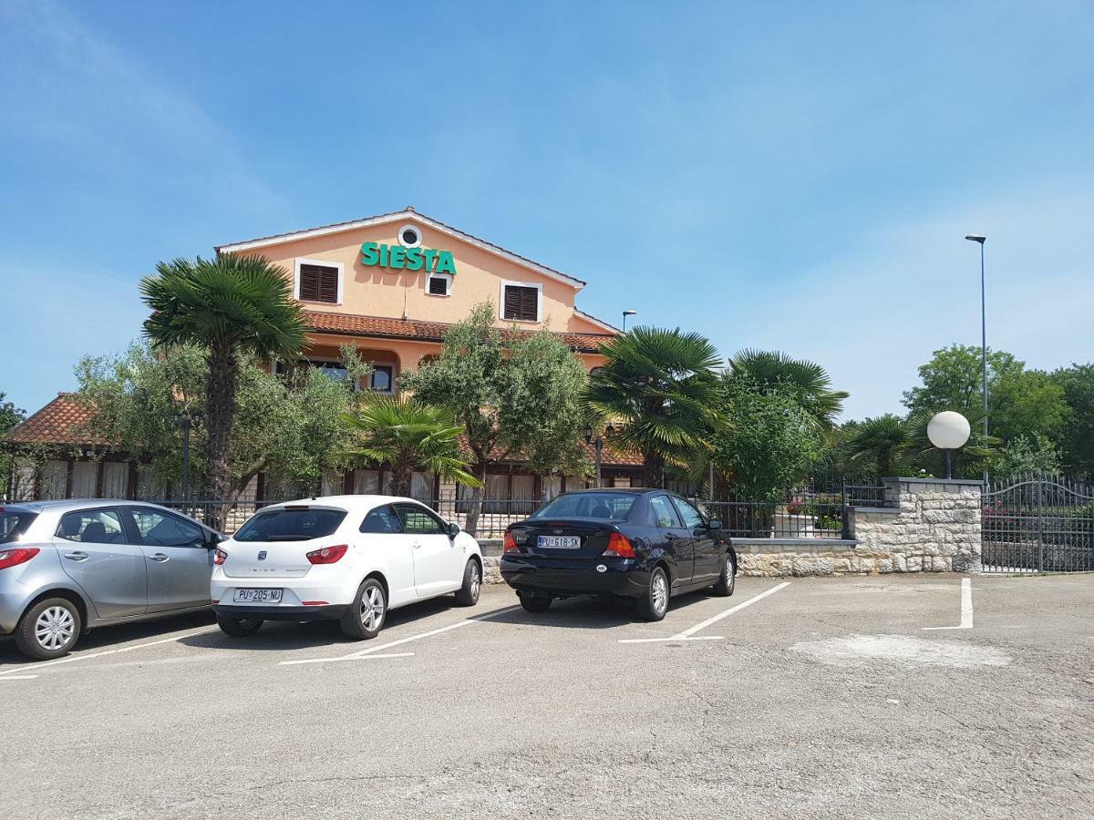 Rooms Siesta Porec Bagian luar foto